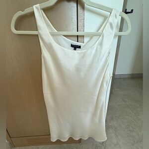 Elegant White Lafayette 148 New York cream cloud silk tank. Size 4